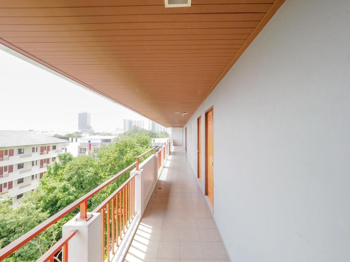 Oyo 75367 Ud Pattaya Hotel Банг-Ламунг Екстер'єр фото