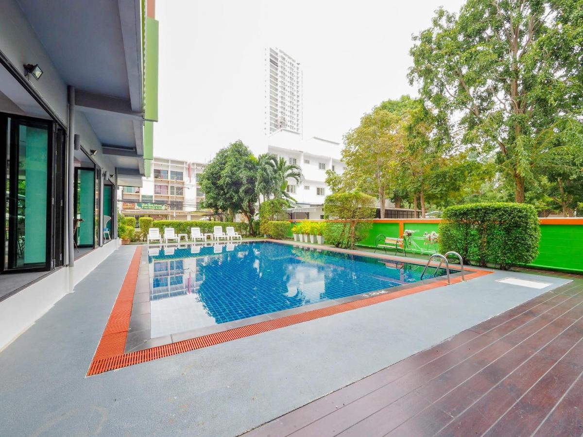 Oyo 75367 Ud Pattaya Hotel Банг-Ламунг Екстер'єр фото