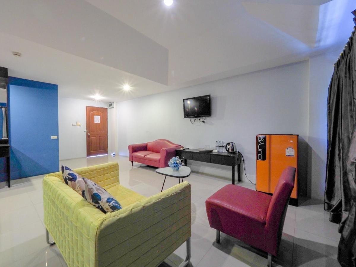 Oyo 75367 Ud Pattaya Hotel Банг-Ламунг Екстер'єр фото