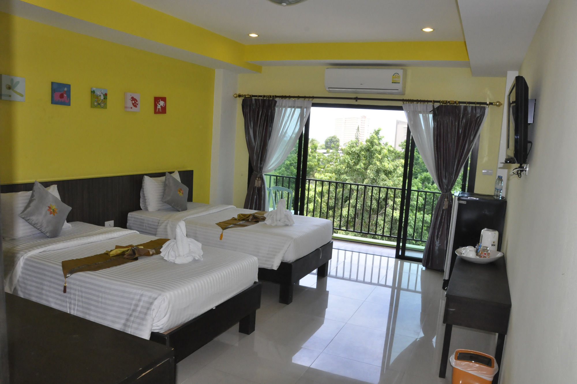 Oyo 75367 Ud Pattaya Hotel Банг-Ламунг Екстер'єр фото