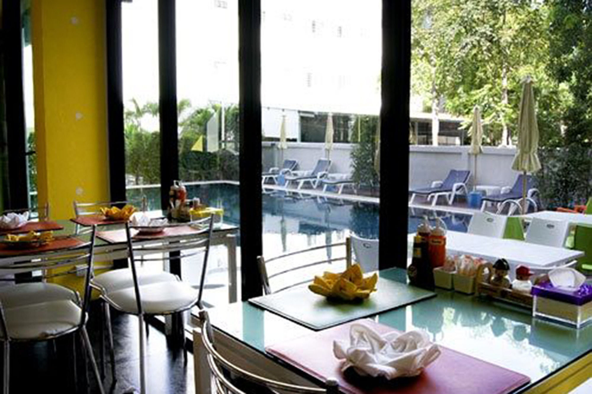Oyo 75367 Ud Pattaya Hotel Банг-Ламунг Екстер'єр фото