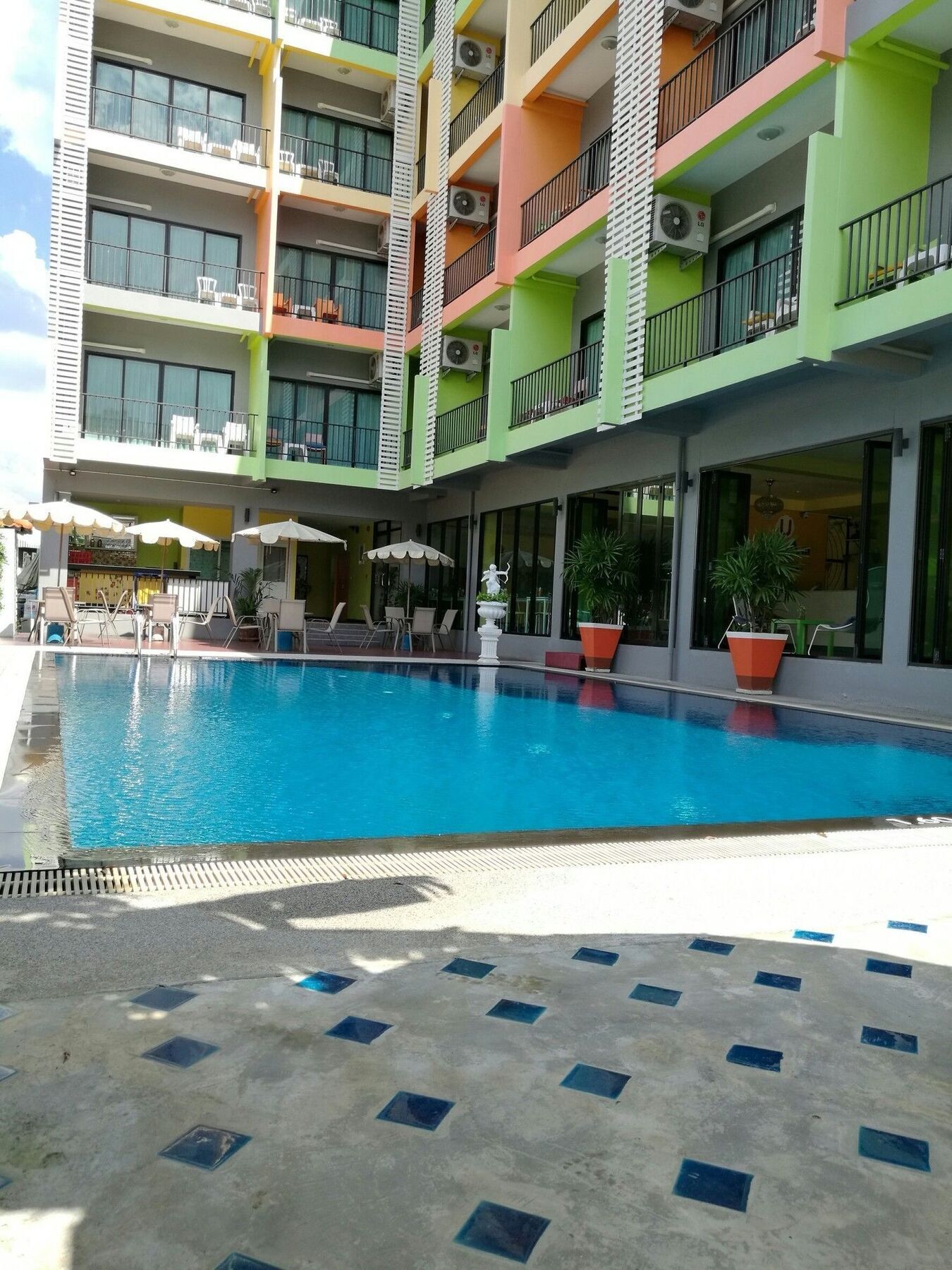 Oyo 75367 Ud Pattaya Hotel Банг-Ламунг Екстер'єр фото