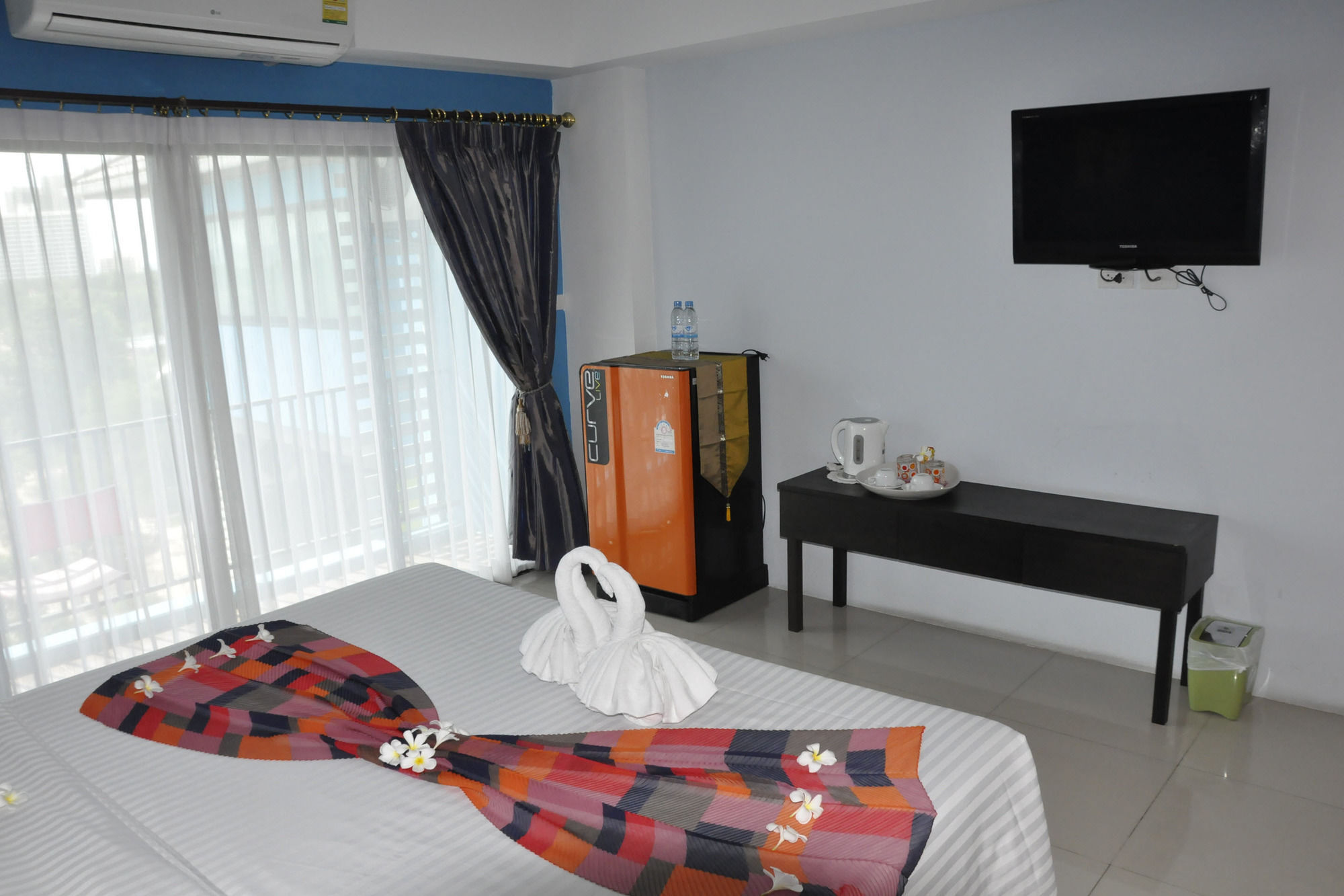 Oyo 75367 Ud Pattaya Hotel Банг-Ламунг Екстер'єр фото